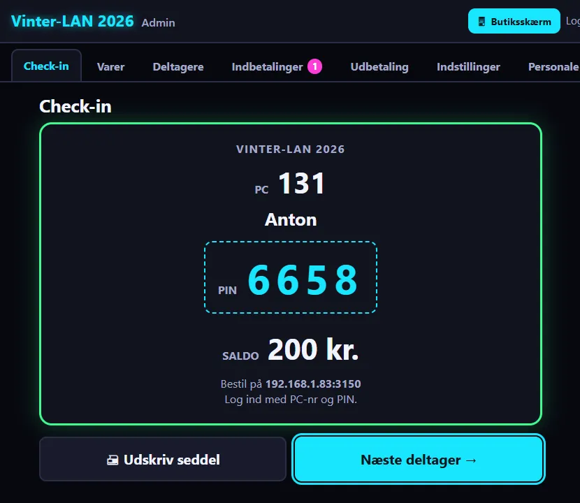 Check-in-kvittering for PC 131, Anton, med en firecifret PIN og saldo 200 kr. samt knapperne Udskriv seddel og Næste deltager